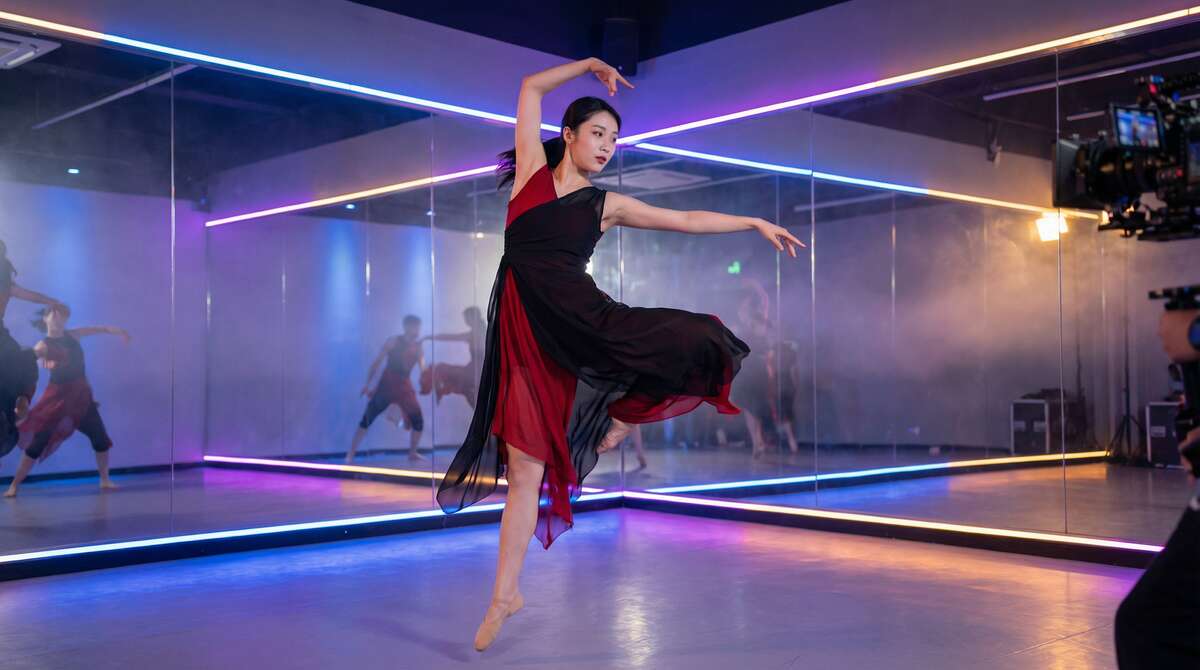 蜜桃视频舞蹈视频